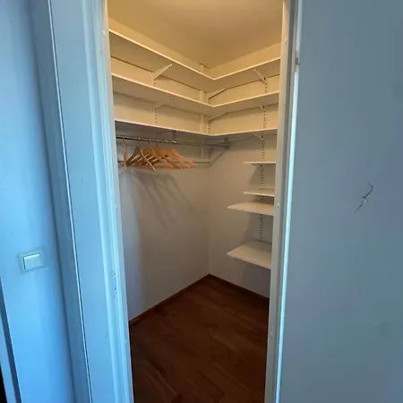 Spacious, Bright 75 M2 Three-roomer In Center *
