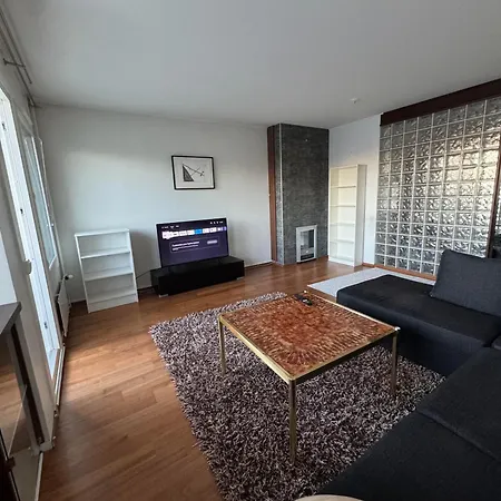 Apartamento Spacious, Bright 75 M2 Three-roomer In Center